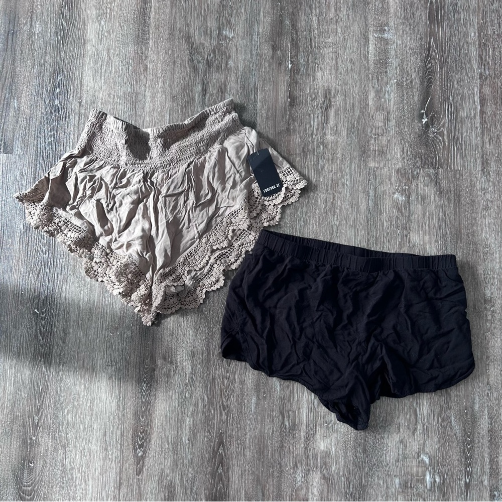 Size small Women’s Shorts — Black & Taupe